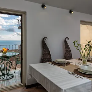 giasone-apart-hotel.taorminaitalyhotels.com/